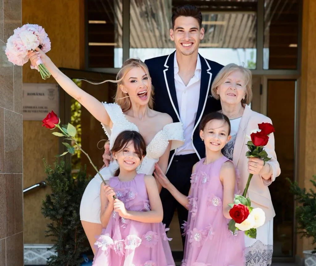 Andreea Bălan a țipat și a sărit de bucurie la starea civilă când Victor Cornea a spus „Da!” – Video