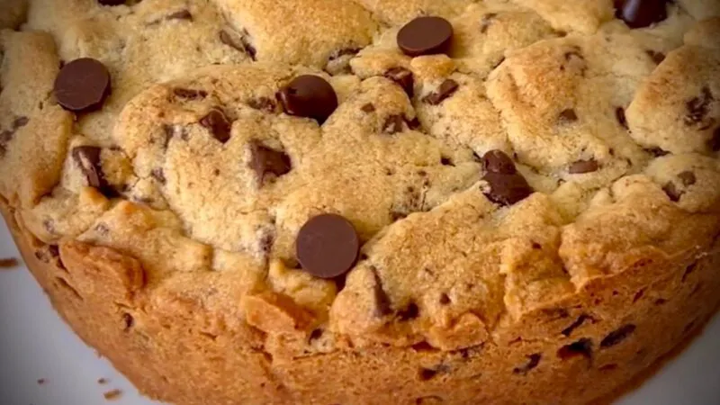 Biscuit gigantic umplut cu inimă de ciocolată: alternativa spectaculoasă la biscuiții clasici cu cremă