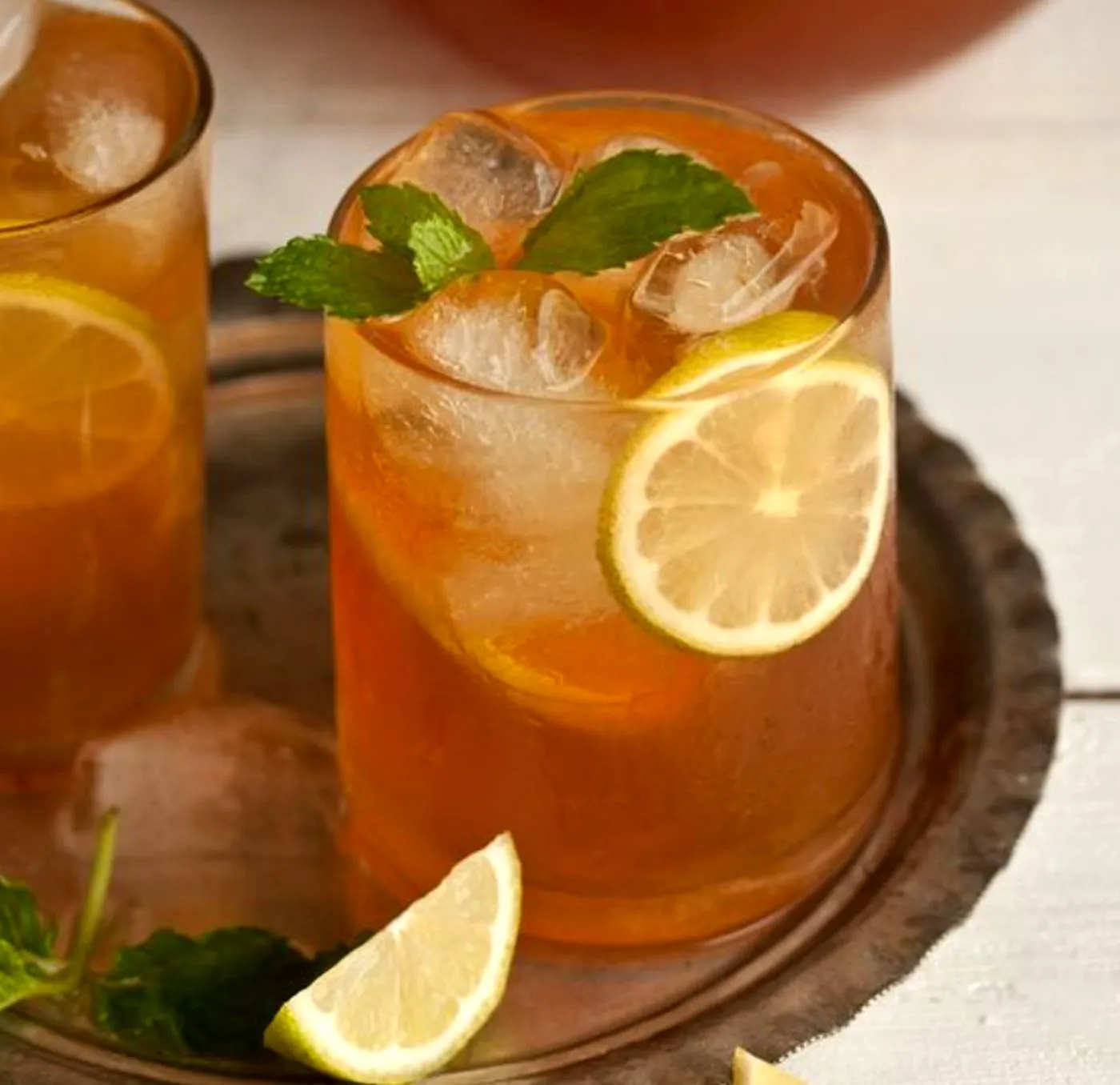 Bancuri. Soțul beat către soție: Popcornul tău e cam nesărat! E genială continuarea