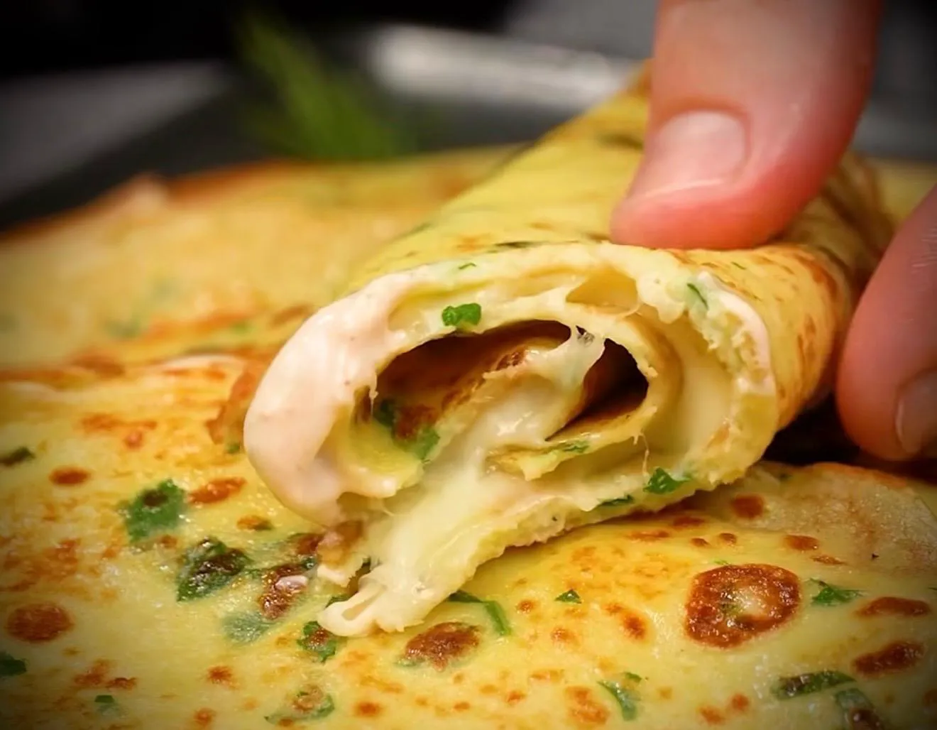 Clătite din varză – faimoasa rețetă virală simplă și ușoară, ideală după mesele bogate de Paște