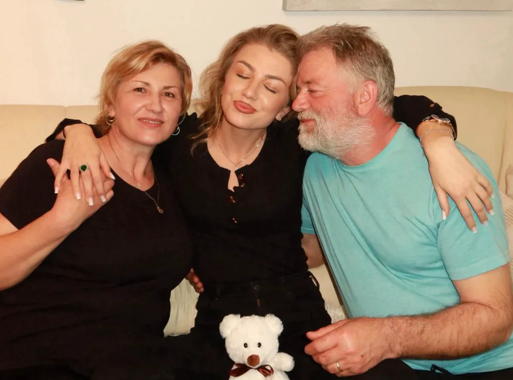 Codruța Filip, în stare de șoc. Ce s-a întâmplat cu tatăl vedetei când a aflat de divorț 3 Codruța Filip, în stare de șoc. Ce s-a întâmplat cu tatăl vedetei când a aflat de divorț