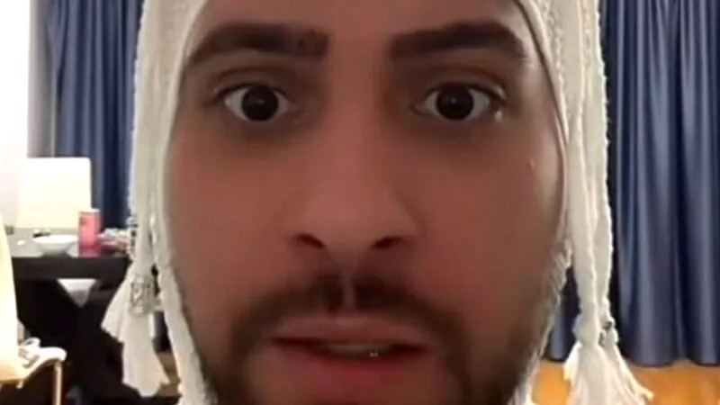 Cod zero în Capitală din cauza lui Fulgy de la Clejani. „Dacă deschideți ușa, domnii polițiști, mă arunc pe geam de la etajul 11”