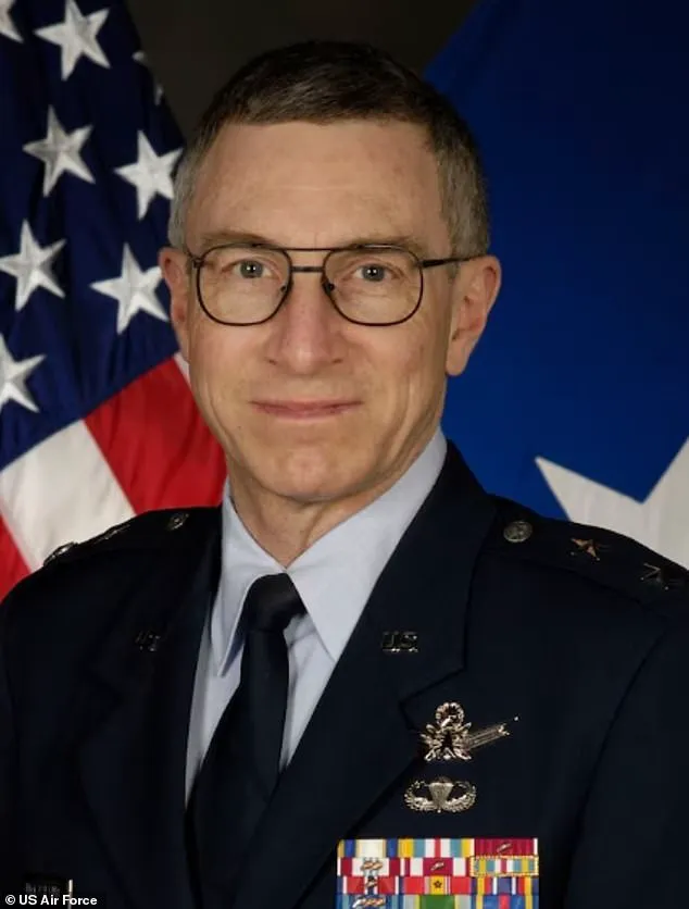 OZN-uri filmate lângă o bază militară din SUA! Dispariția unui general alimentează teoria conspirației