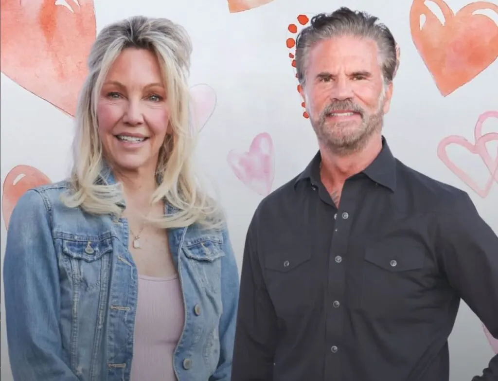 Poveste de dragoste surpriză între doi veterani de la Hollywood. Lorenzo Lamas și Heather Locklear confirmă relația