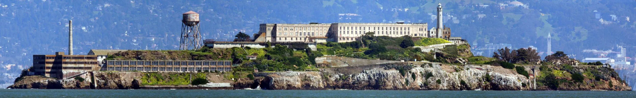 Evadarea din Alcatraz care a păcălit sistemul perfect al Americii. Cel mai mare mister din istoria penitenciarelor 6 Imagine cu Alcatraz, loc inclus în Registrul Național al Locurilor Istorice din Statele Unite (National Register of Historic Places), cu numărul de referință 76000209. (foto: Wikipedia)
