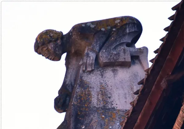 Statuia copilului de pe Biserica Neagră din Brașov