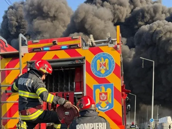 Explozie și incendiu puternic la CET Vest din cartierul Militari