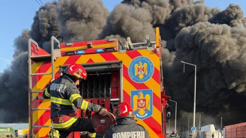 Explozie și incendiu puternic la CET Vest din cartierul Militari
