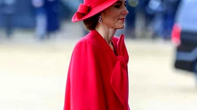 Pantofii cu toc i-au adus mari probleme viitoarei regine a Marii Britanii. Cum arată picioarele lui Kate Middleton