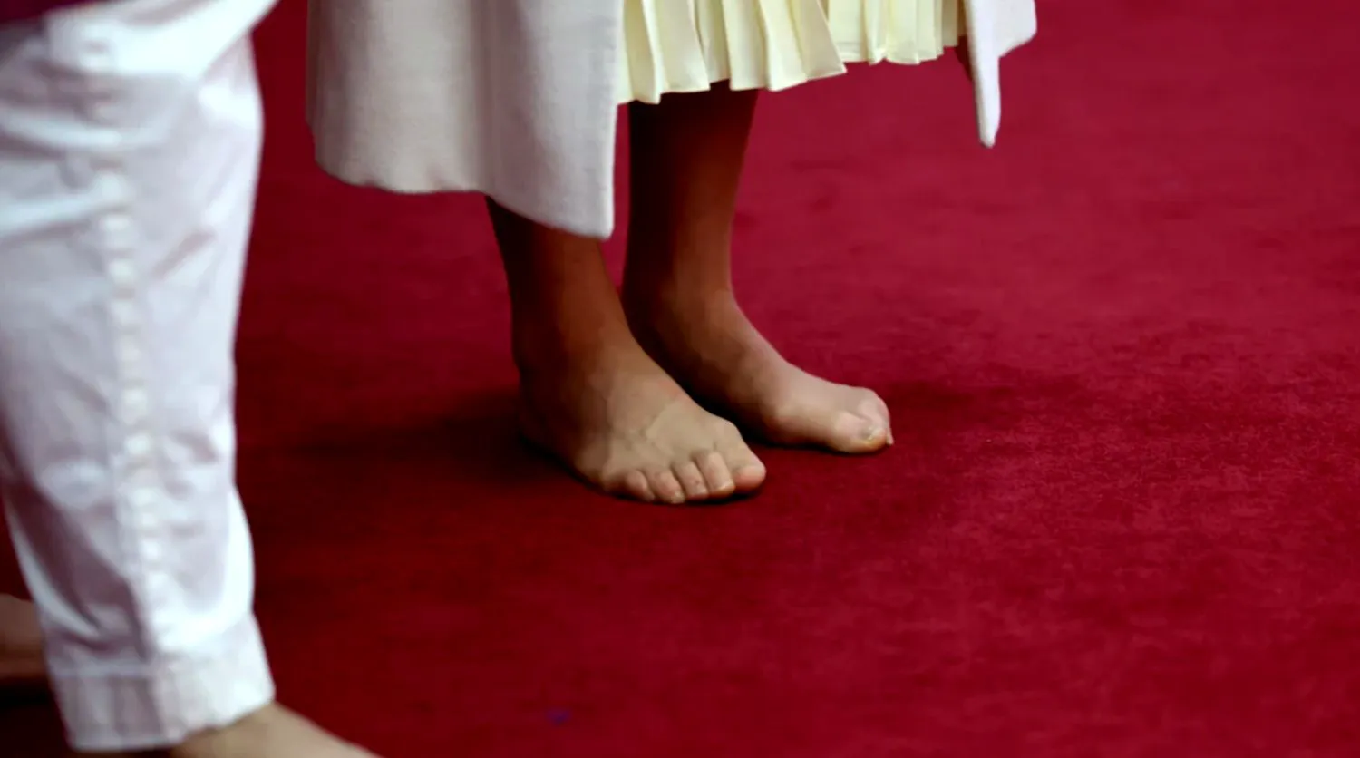 Pantofii cu toc i-au adus mari probleme viitoarei regine a Marii Britanii. Cum arată picioarele lui Kate Middleton