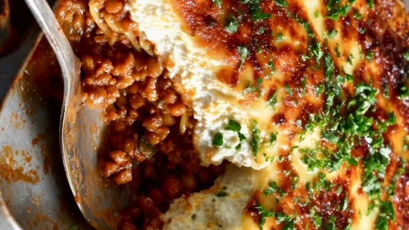 Lasagna de post cu linte și tofu ricotta – o alegere hrănitoare, cremoasă și plină de savoare