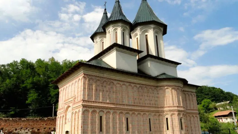Misterele mănăstirii Tutana, locul unde Vlad Țepeș a osândit primii trădători. Extraterestrul și sicriul cu însemne templiere