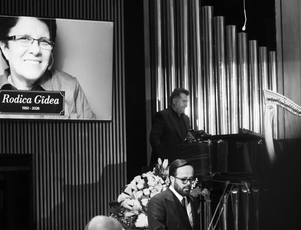 Imaginile durerii. Mihai Gâdea, dărâmat lângă sicriul mamei sale