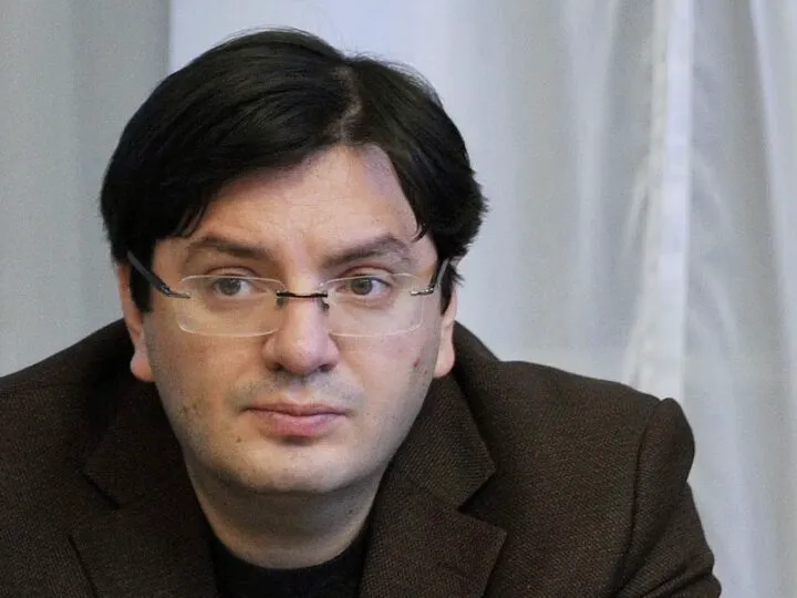 Nicolae Bănicioiu a dat lovitura: trei bebeluși dintr-o dată. Fostul ministru al Sănătății e tată de 4 copii