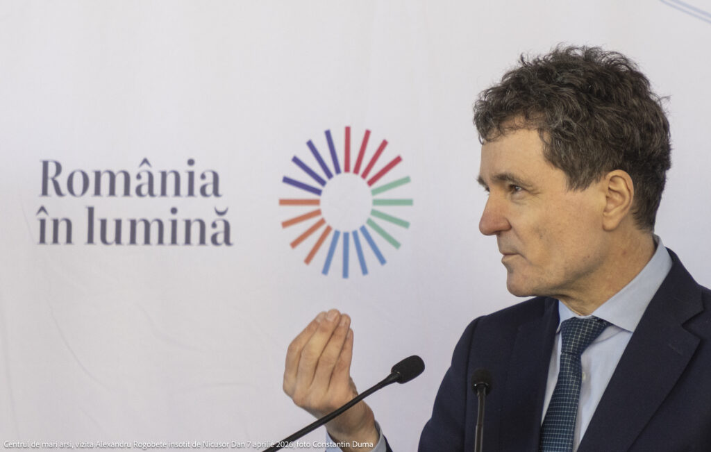 A scris Lia! Artista Lia Bugnar, pentru activiștii-cameleoni: „Unu' n-ați zice Am fost prost grămadă...” 2 A scris Lia! Artista Lia Bugnar pentru activiștii-cameleoni: „Unu' n-ați zice Am fost prost grămadă...”