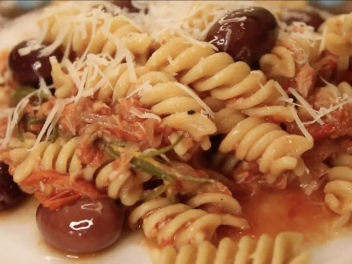 Rețeta cu care se laudă Anna Lesko: paste cu ton și sos de roșii. Fiul ei adoră acest preparat