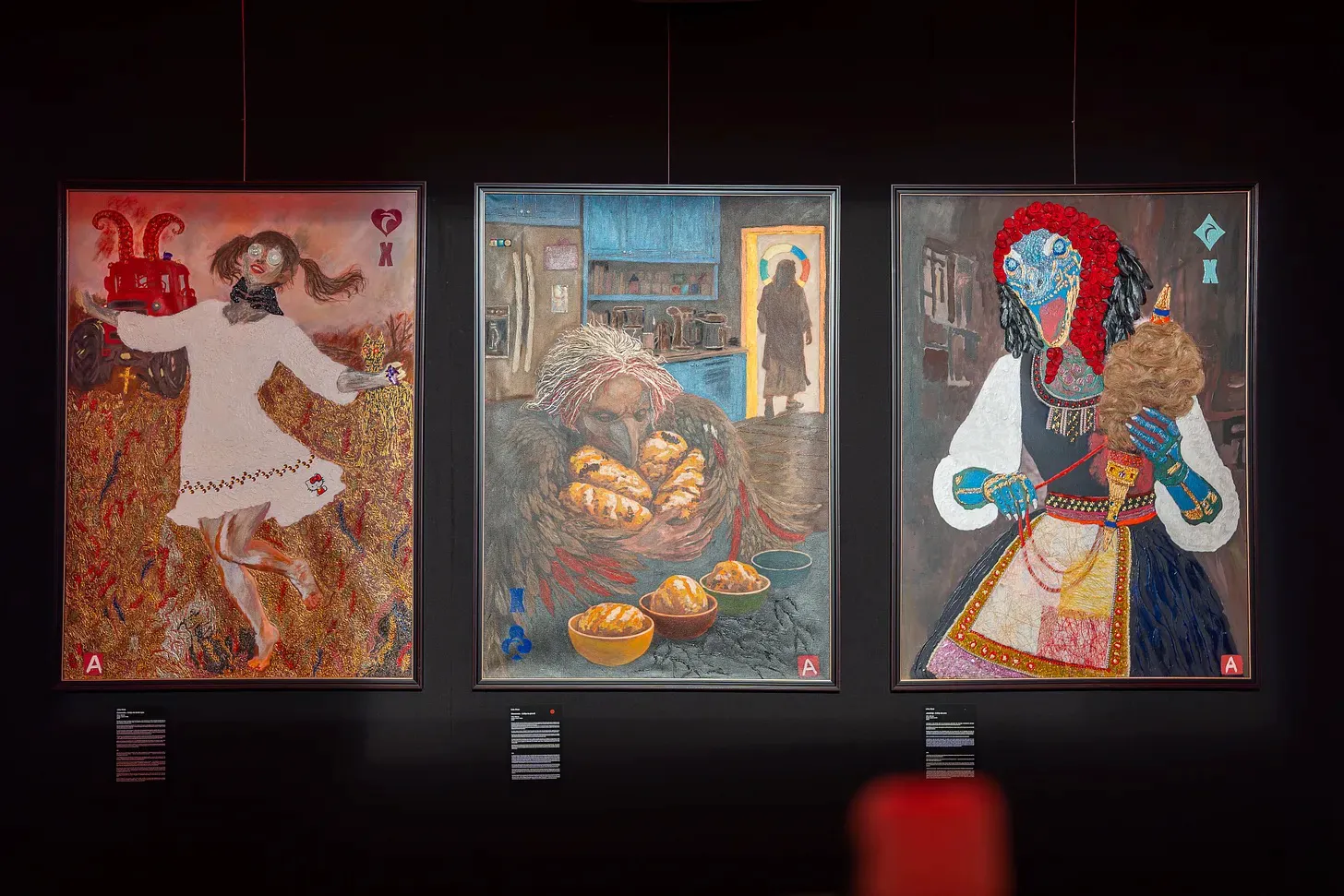 Jurnalistul Liviu Alexa a cucerit Bucureștiul cu picturile sale. Sute de oameni fascinați de simbolurile de pe pânze