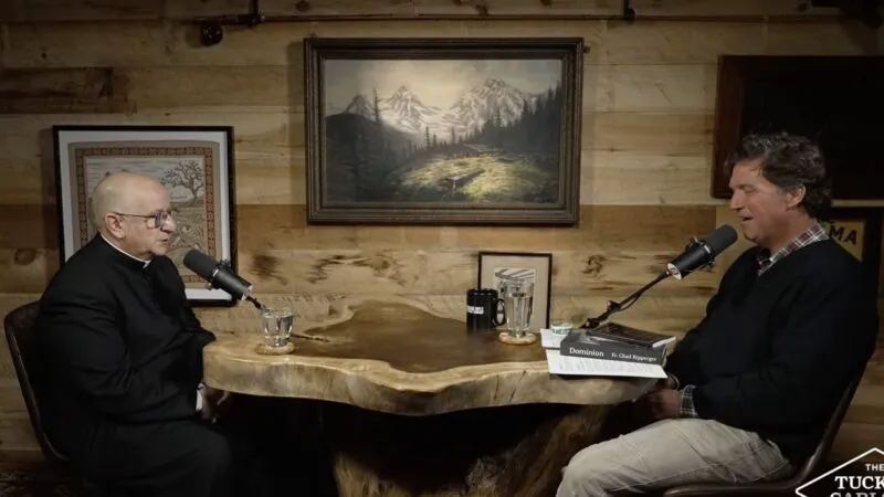 Un preot exorcist dezvăluie cum l-a confruntat chiar pe Satan: „Viețile acestor oameni sunt îngrozitoare”