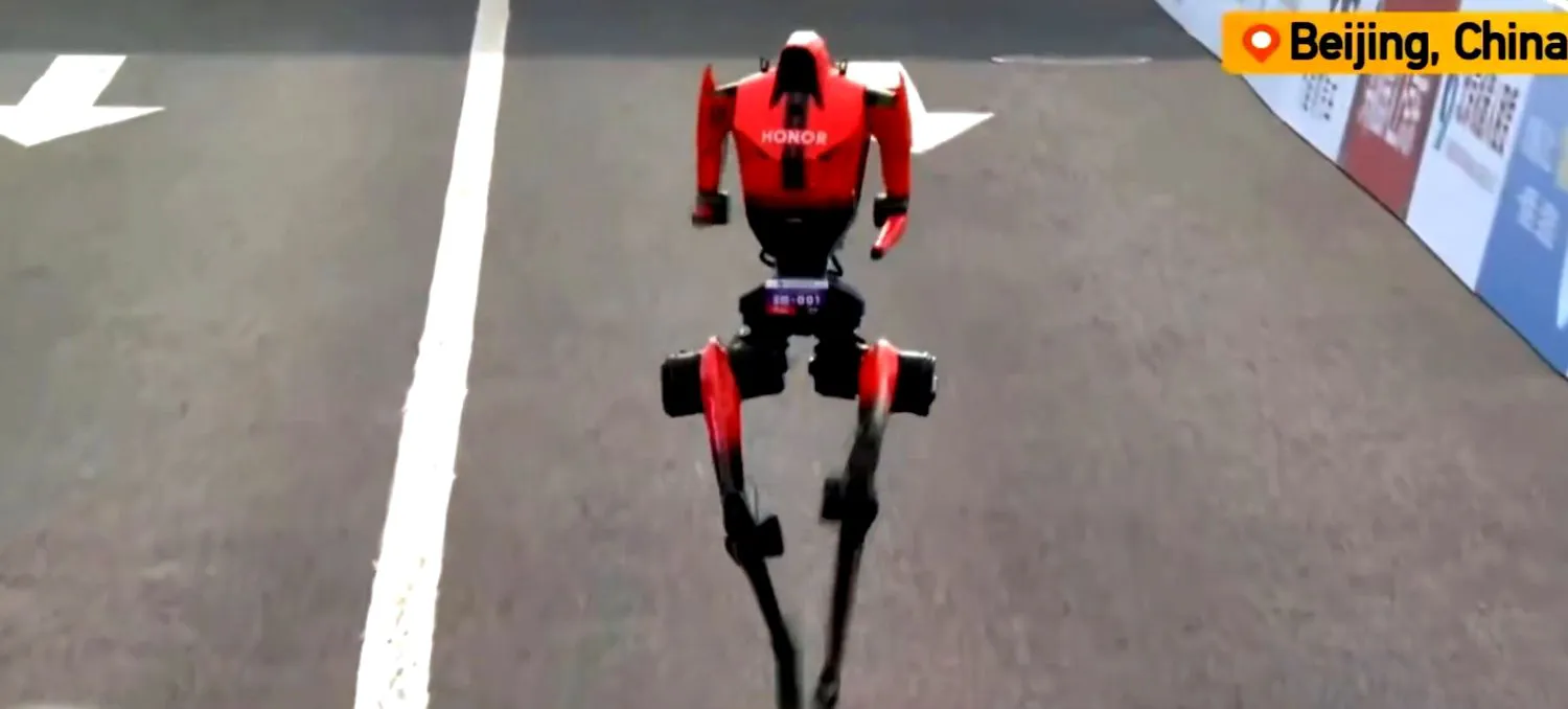 Un robot a uimit lumea la Beijing. Semnalul de alarmă tras de un geniu al inteligenței artificiale