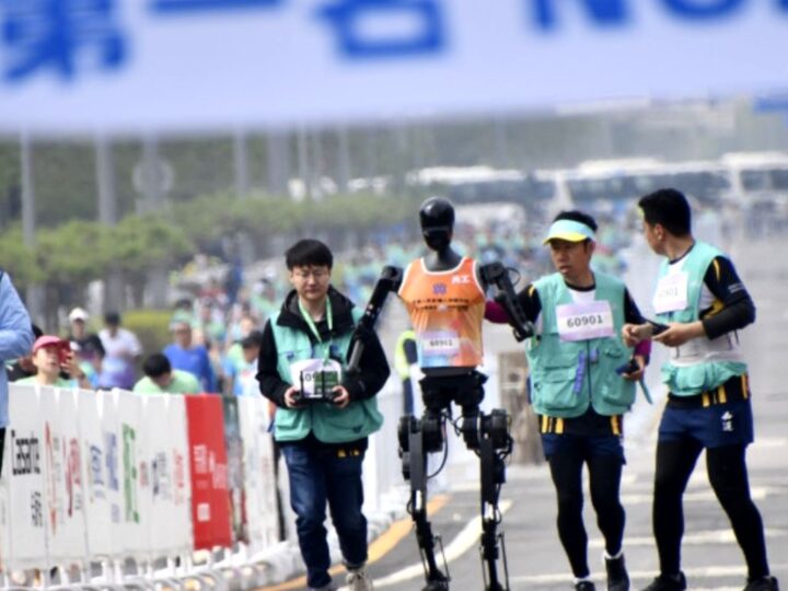 Un robot a uimit lumea la Beijing. Semnalul de alarmă tras de un geniu al inteligenței artificiale