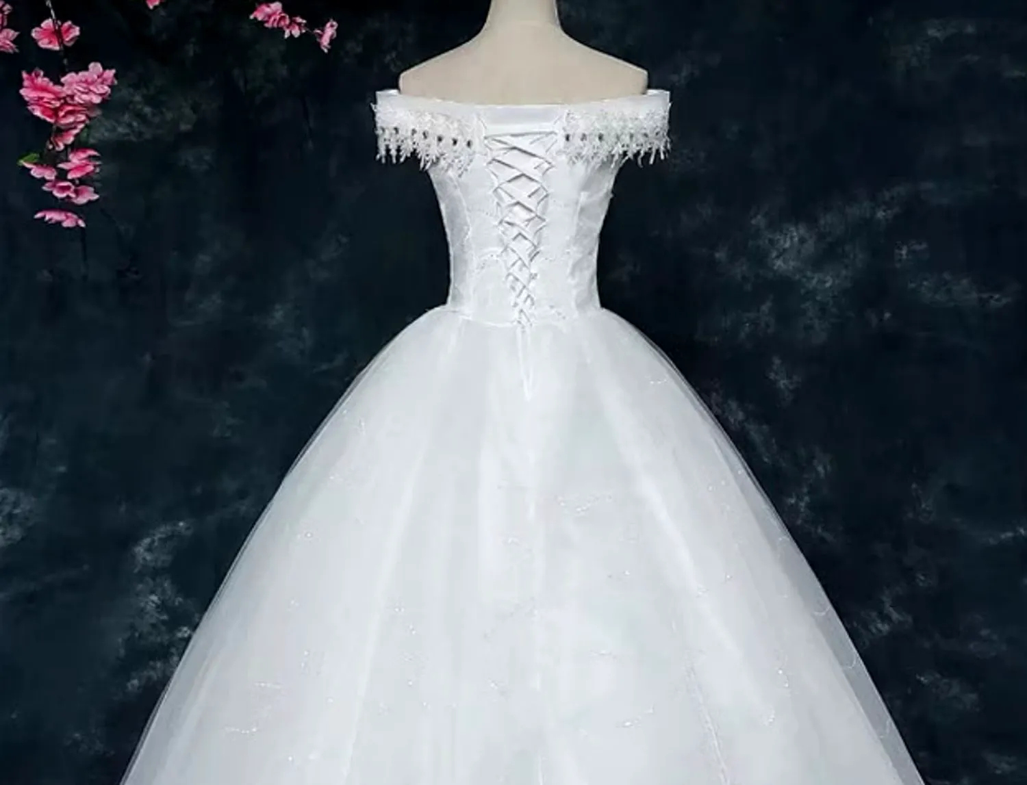 Bancuri. Soția intră furtunos în casă și strigă: Iubitule, grăbește-te, am câștigat la loto. Leșini de râs ce urmează 2 Bancuri. Soția intră furtunos în casă și strigă: Iubitule, grăbește-te, am câștigat la loto. Leșini de râs ce urmează