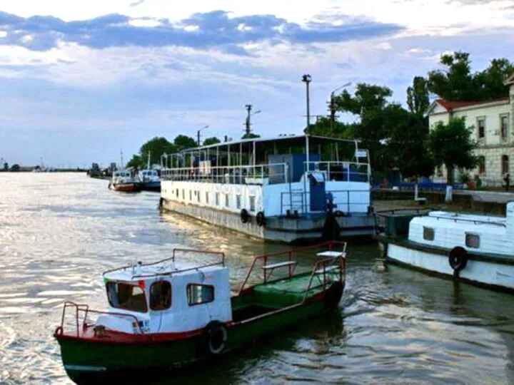 Sulina, orașul cu singurul mormânt de pirat din Europa. Cimitirul unic unde religiile se întâlnesc întru eternitate