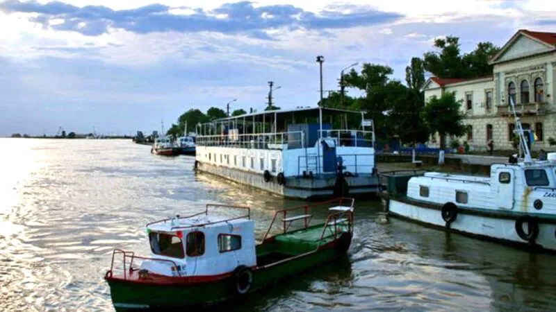 Sulina, orașul cu singurul mormânt de pirat din Europa. Cimitirul unic unde religiile se întâlnesc întru eternitate