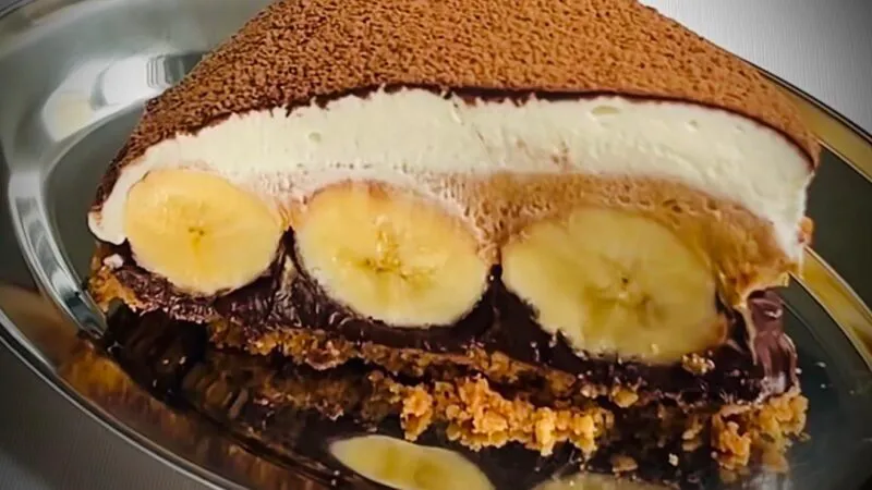 Rețeta de prăjitură Banoffee cu banane, caramel și ciocolată – desert pentru gurmanzi