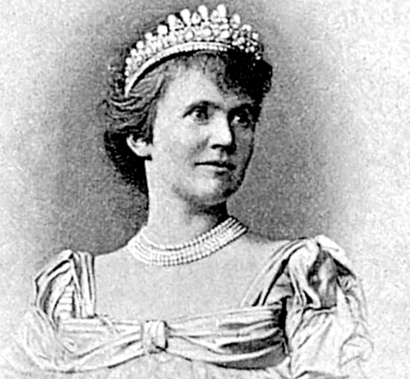 Blestemul și triumful unei bijuterii imperiale. Cea mai romantică tiară din lume aparține Majestății Sale Margareta, Custodele Coroanei române