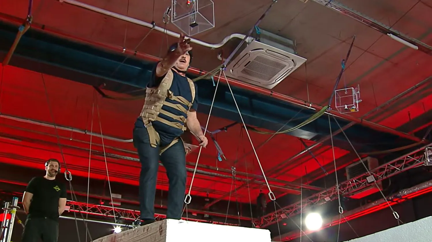 Romică Țociu, confesiuni cutremurătoare. Nopți în gară, vise la Tănase și sprijinul neașteptat al unui trubadur al României. „El e fratele meu”