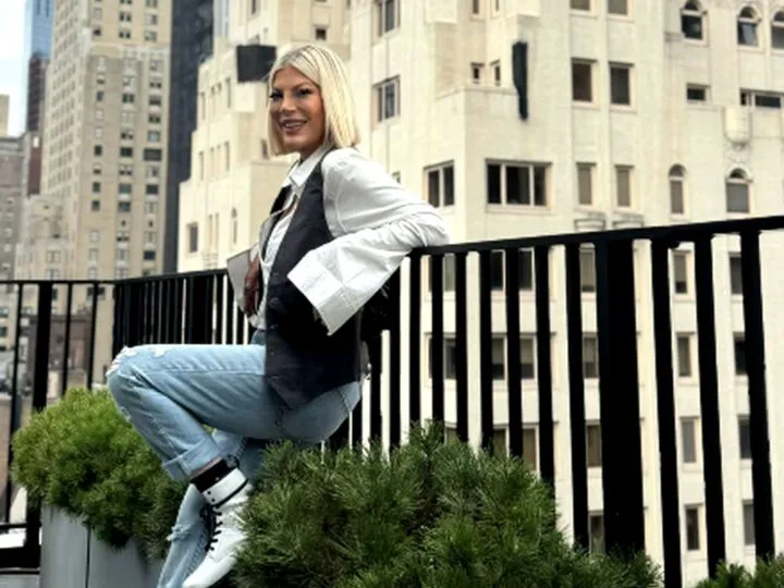 Actrița Tori Spelling, între viață și moarte, în urma unui accident rutier. Ce se întâmplă acum cu vedeta