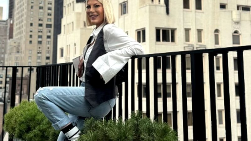 Actrița Tori Spelling, între viață și moarte, în urma unui accident rutier. Ce se întâmplă acum cu vedeta