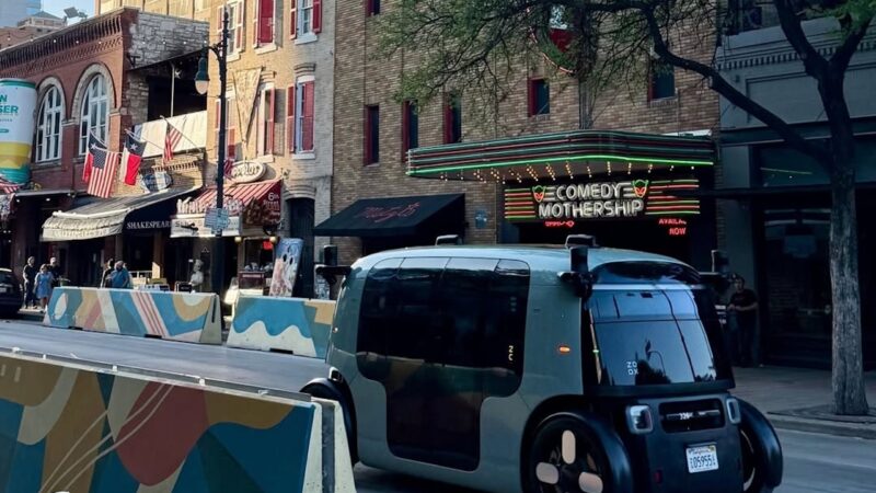 E real! S-a pus în circulație taxiul fără șofer. Experiența este foarte stranie