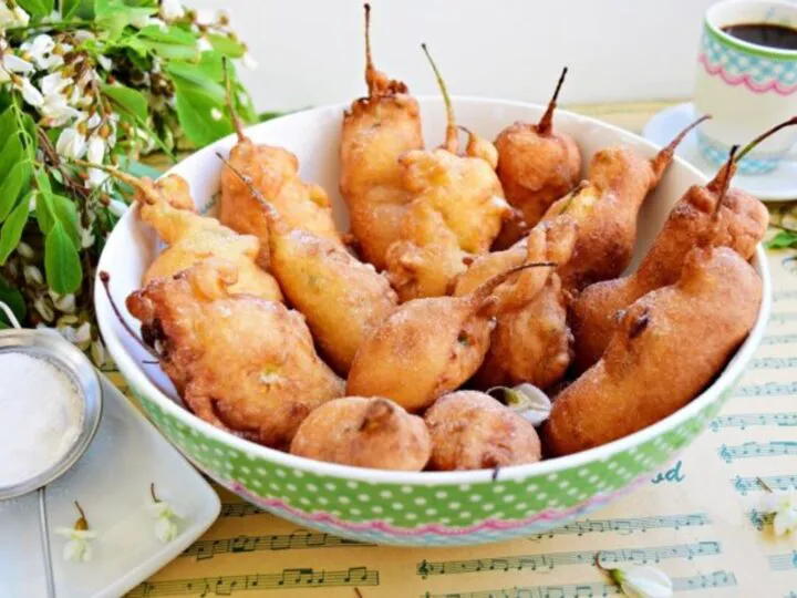 Gogoși cu flori de salcâm, rețeta aromată care aduce gustul copilăriei înapoi