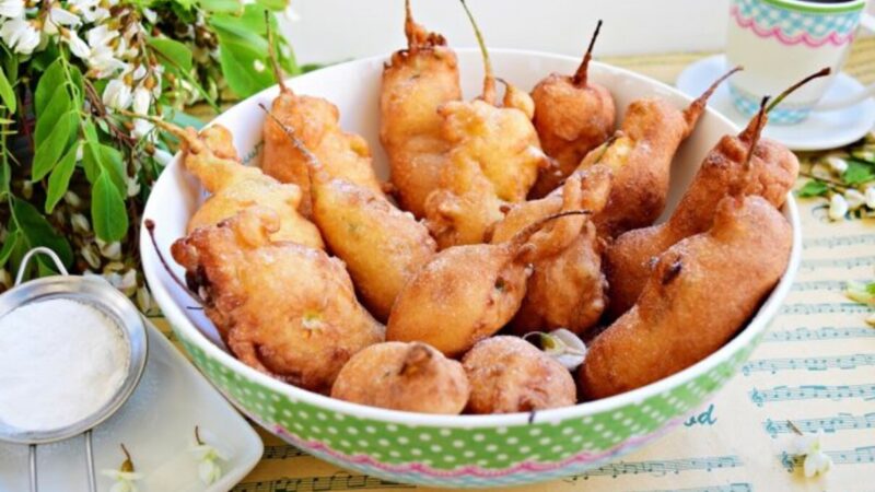 Gogoși cu flori de salcâm, rețeta aromată care aduce gustul copilăriei înapoi
