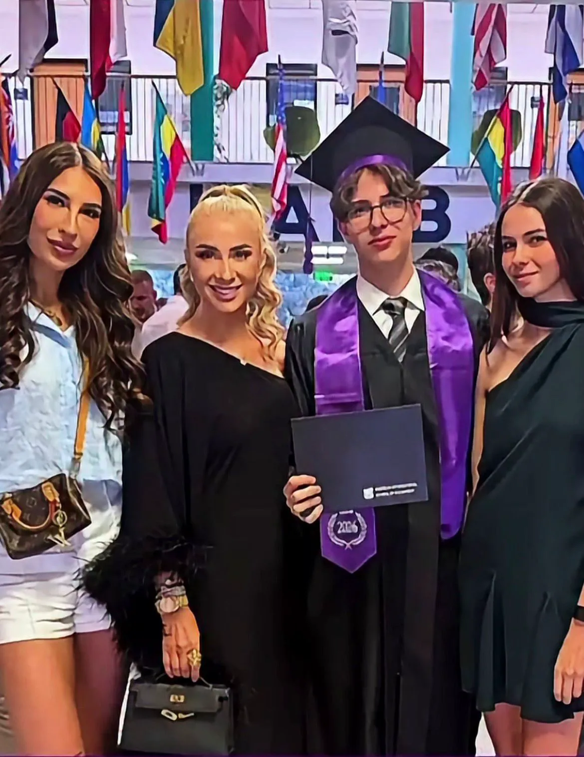 Laurențiu Reghecampf a ratat un moment important din viața lui Bebeto. Mama, surorile și bona Nuți i-au fost alături - Foto 2 Laurențiu Reghecampf a ratat un moment important din viața lui Bebeto. Mama, surorile și bona Nuți i-au fost alături - Foto