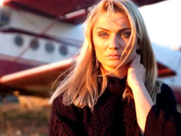 Alex Dobrescu o dă de gol pe Cristina Cioran: au avut trei întâlniri intime în camera conjugală. „E concubina mea”