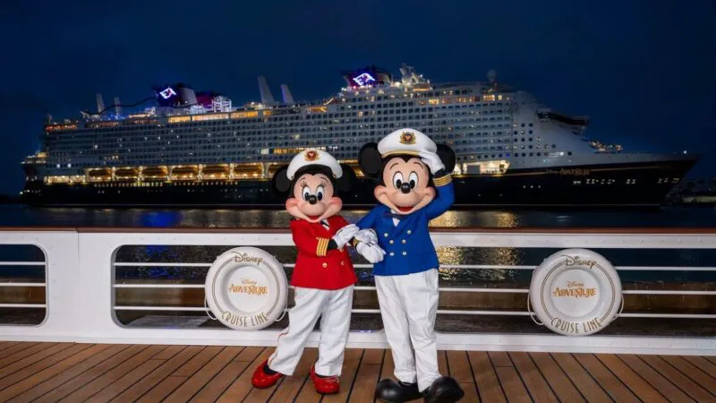 Șoc în industria croazierelor. Angajați de pe navele Disney, implicați în pornografie infantilă internațională