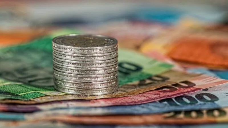 Dezastru! Cursul Euro a depășit un nou record. Românii cu credite în moneda europeană sunt terifiați