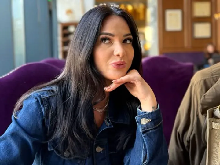 S-a măritat și fosta lui Dinu Maxer! Deea Maxer a tras lozul cel mare, căci e mamă de 4 copii acum