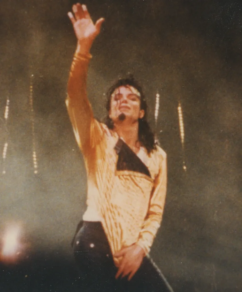Jackson concertând în timpul turneului mondial „Dangerous” în 1992. (foto: Wikipedia)