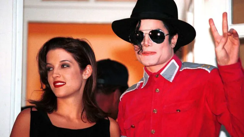 Adevărul despre căsnicia lui Michael Jackson cu Lisa Marie Presley, dezvăluit de fiica ei. În acea perioadă, megastarul era acuzat de pedofilie