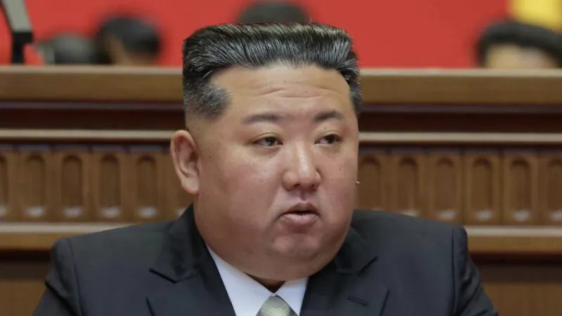 A dispărut pe un munte din China. După 12 ani, au apărut indicii că îl învăța engleză pe Kim Jong Un