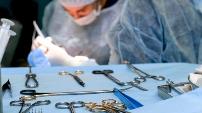 Femeia care s-a dus la estetician pentru un lifting facial, a murit după 10 zile de chin. Medicul care a operat-o a dat detalii