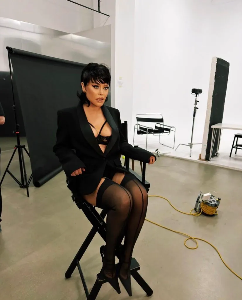 Loredana Groza se reinventează din nou. Cum arată vedeta după ce a abordat un nou look