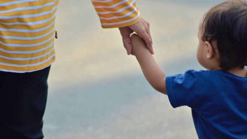 O mamă anunță pe grupul Laurei Cosoi că intenționează să-și ia viața, dar și pe a copilului ei de 2 ani. Situație alarmantă