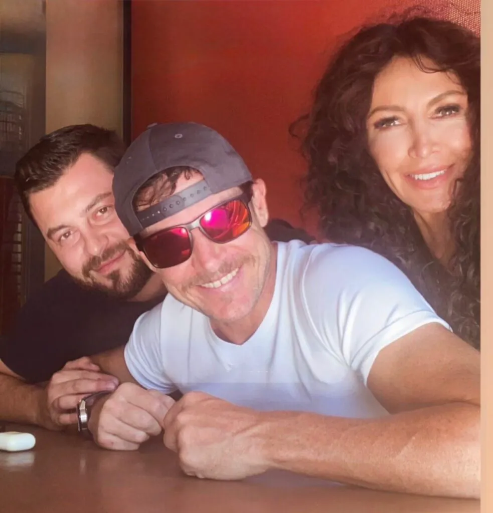 Mihaela Rădulescu, mărturisire sfâșietoare despre moartea lui Felix Baumgartner: „12 ore cu el în sicriu” 3 Mihaela Rădulescu, mărturisire sfâșietoare despre moartea lui Felix: „12 ore cu el în sicriu”