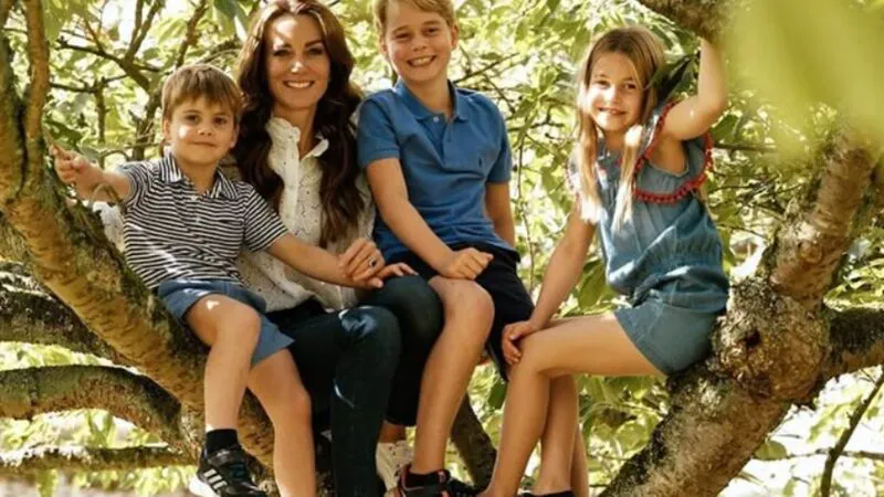 Charlotte, fetița prințesei Kate „sparge” tradiția regală. Apariție spectaculoasă cu manichiură într-o culoare neobișnuită