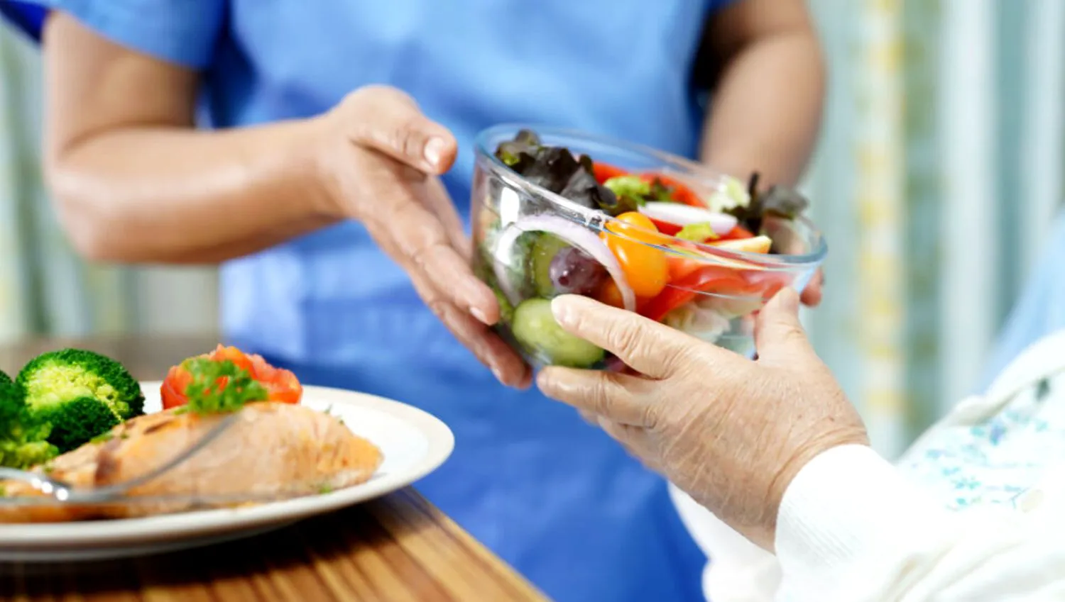 Reguli de aur care transformă bătrânețea în a doua tinerețe. Ce recomandă experții 2 Reguli de aur care transformă bătrânețea în a doua tinerețe. Ce recomandă experții