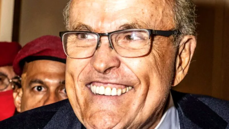 Fostul primar al New York-ului, Rudy Giuliani, internat de urgență. Donald Trump, mesaj pentru „adevăratul luptător”